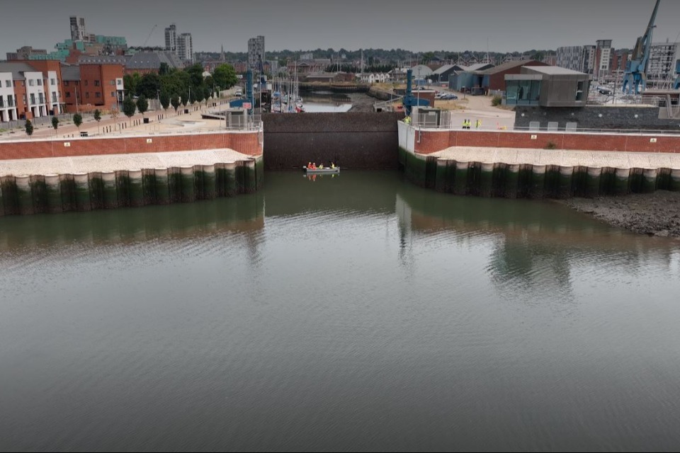 Imagem relacionada à notícia: Gravar investimento para proteger milhares de casas e negócios no Reino Unido