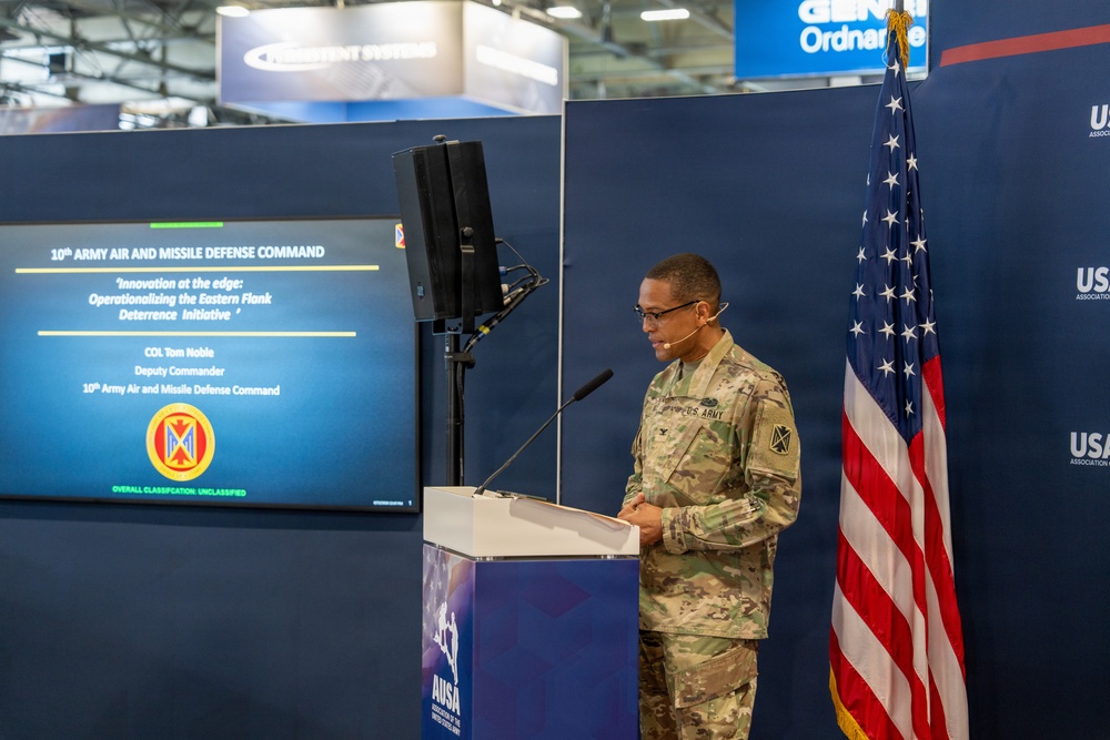 Imagem relacionada à notícia: EUA Os defensores do ar do exército na Europa falam sobre a Iniciativa de Deterrência do Flanco Oriental e a inovação no Eurosatory 2026