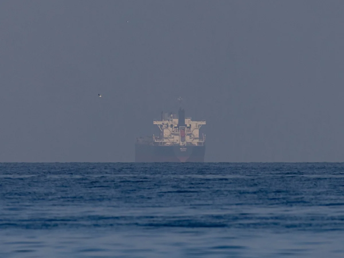 Vazamento de petróleo provoca fechamento de praias nos Emirados Árabes
