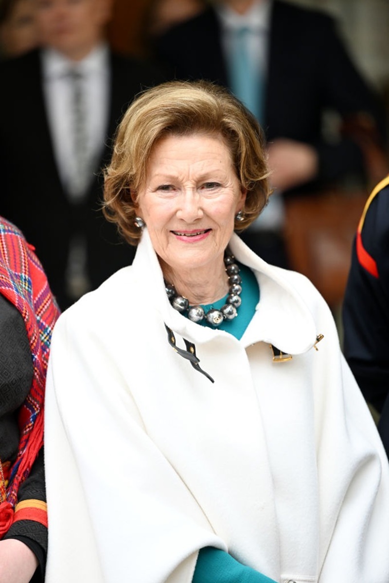 Rei da Noruega remove título de majestade da própria mãe, a rainha Sonja