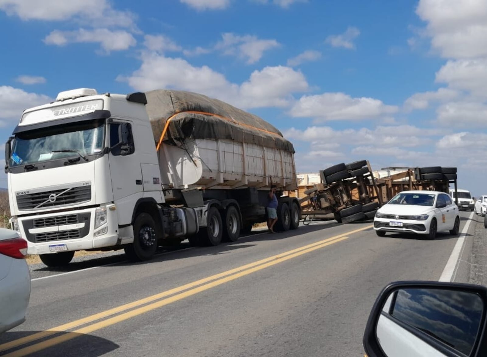 Tombamento, carreta, BR-230, Portal Correio