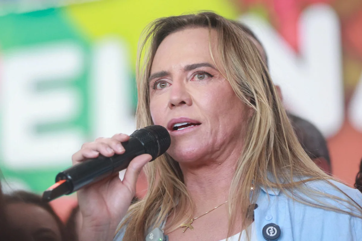 Imagem da matéria: Celina promete metrô em Santa Maria e ampliação de hospital em Brazlândia