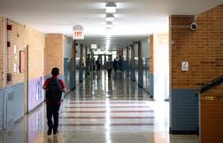Une prof licenciée après avoir demandé à ses élèves de financer son voyage