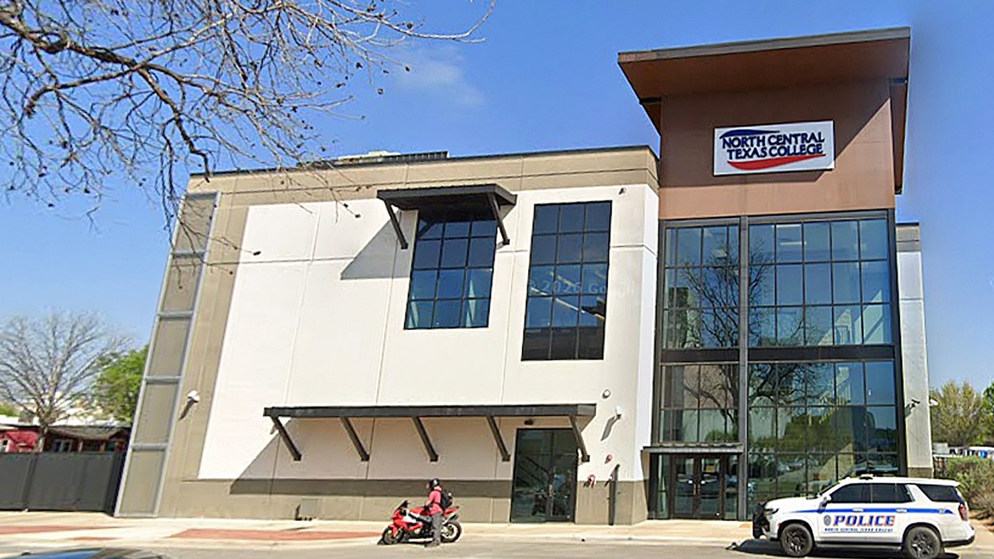 Professor universitário acusado de enviar mensagens explícitas no Snapchat em caso de abordagem a menores: escritório do xerife
