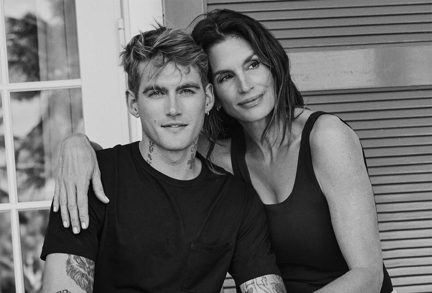 Funcionários de clínica de reabilitação se demitem após morte do filho de Cindy Crawford
