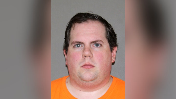 Professor universitário acusado de enviar mensagens explícitas no Snapchat em caso de abordagem a menores: escritório do xerife
