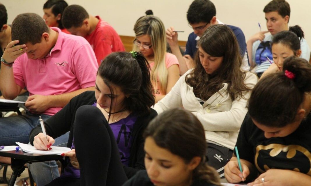 Governo convoca mais de 800 aprovados no concurso da Educação na Paraíba; veja lista