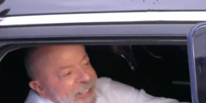 Lula sai de casa em Pinheiros, na capital paulista, por volta das 8h50 para votar em São Bernardo do Campo (SP) Foto: Reprodução/GloboNews