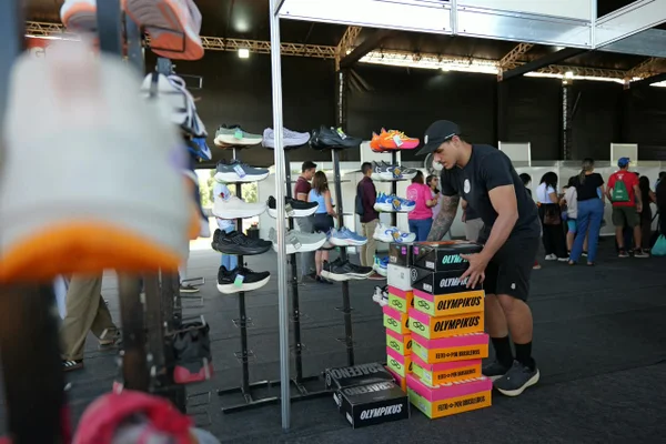 Vila do Metrópoles Endurance Corrida reúne estandes de esporte e bem-estar - destaque galeria