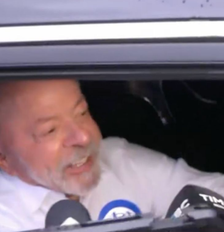 Lula sai de casa em Pinheiros, na capital paulista, por volta das 8h50 para votar em São Bernardo do Campo (SP) Foto: Reprodução/GloboNews