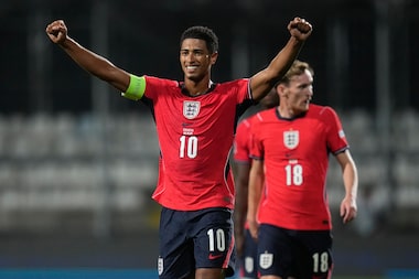 Inglaterra goleia Croácia por 7 a 0 diante de festa de torcida mirim croata na Liga das Nações