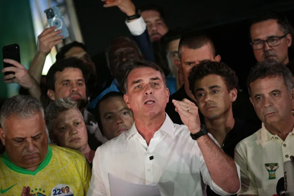 Flávio não reconhece vitória de Lula e diz que pedirá anulação da eleição