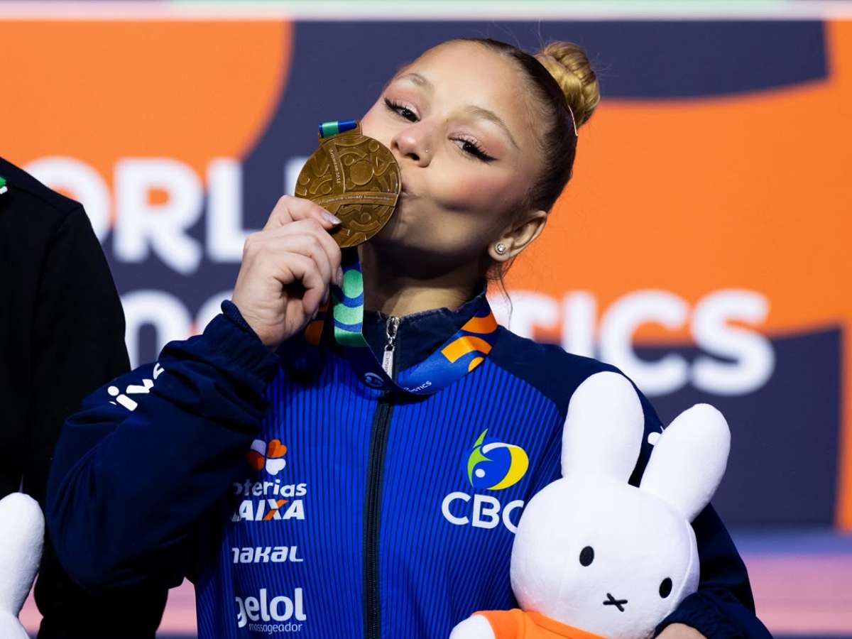 Flávia Saraiva conquista medalha de bronze no Mundial de Ginástica Artística