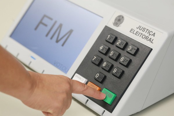 10 atos proibidos no momento de votar na urna eletrônica