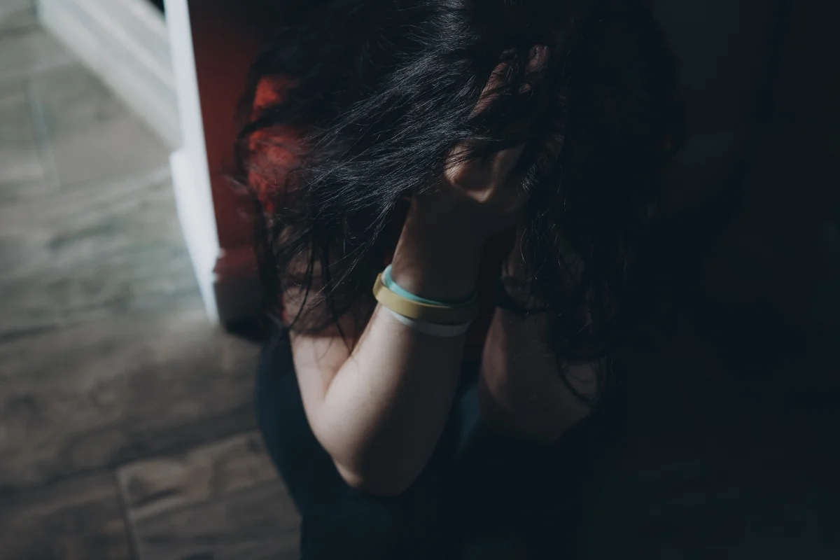 Vítima de estupro de vulnerável. Mãe diz que filha de 13 anos foi estuprada após fugir para "encontro". - Metrópoles