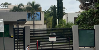 Entrada do condom&iacute;nio de Fl&aacute;vio Bolsonaro em Bras&iacute;lia Foto: Davi Valadares/Terra