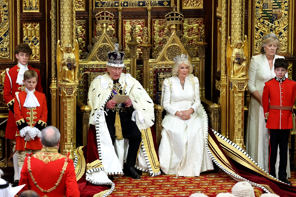 Rainha Camilla cita hábito "perturbador" de rei Charles antes do jantar