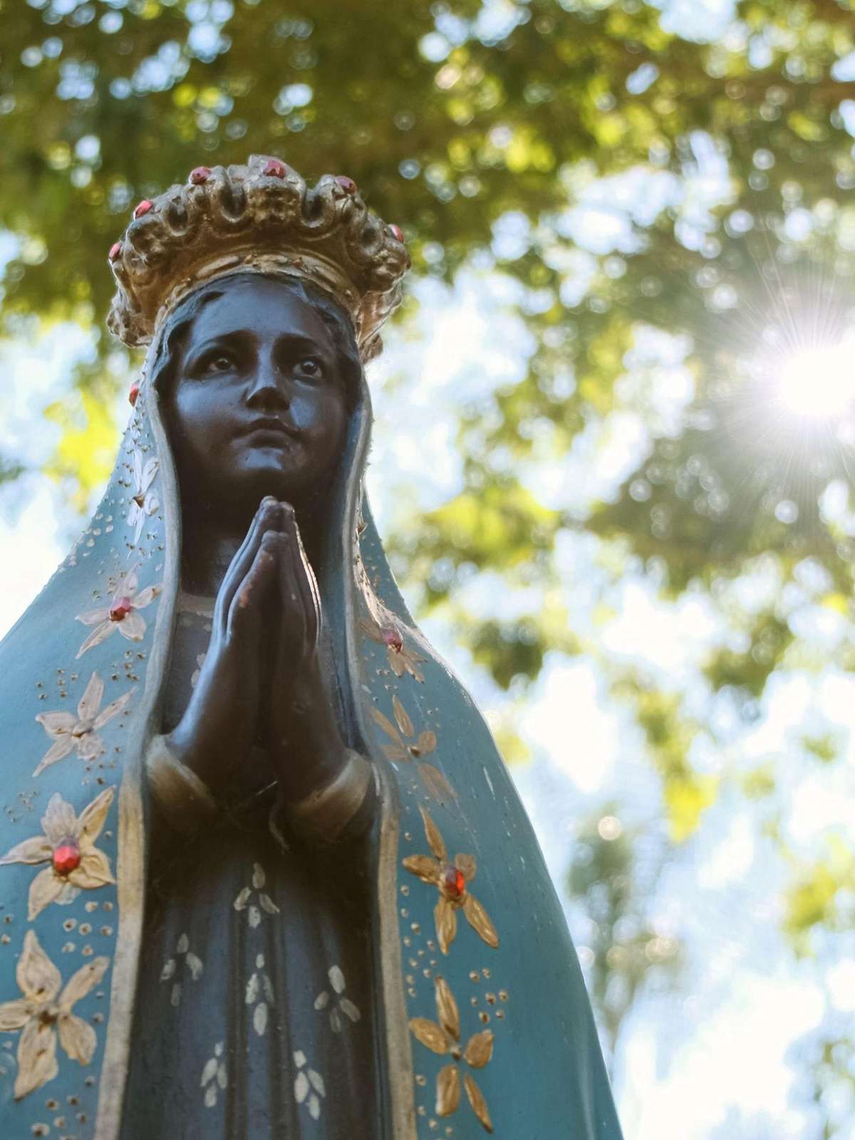 Nossa Senhora Aparecida: por que a santa envolvida em polêmica eleitoral é a padroeira do Brasil e 12 de outubro virou feriado nacional?