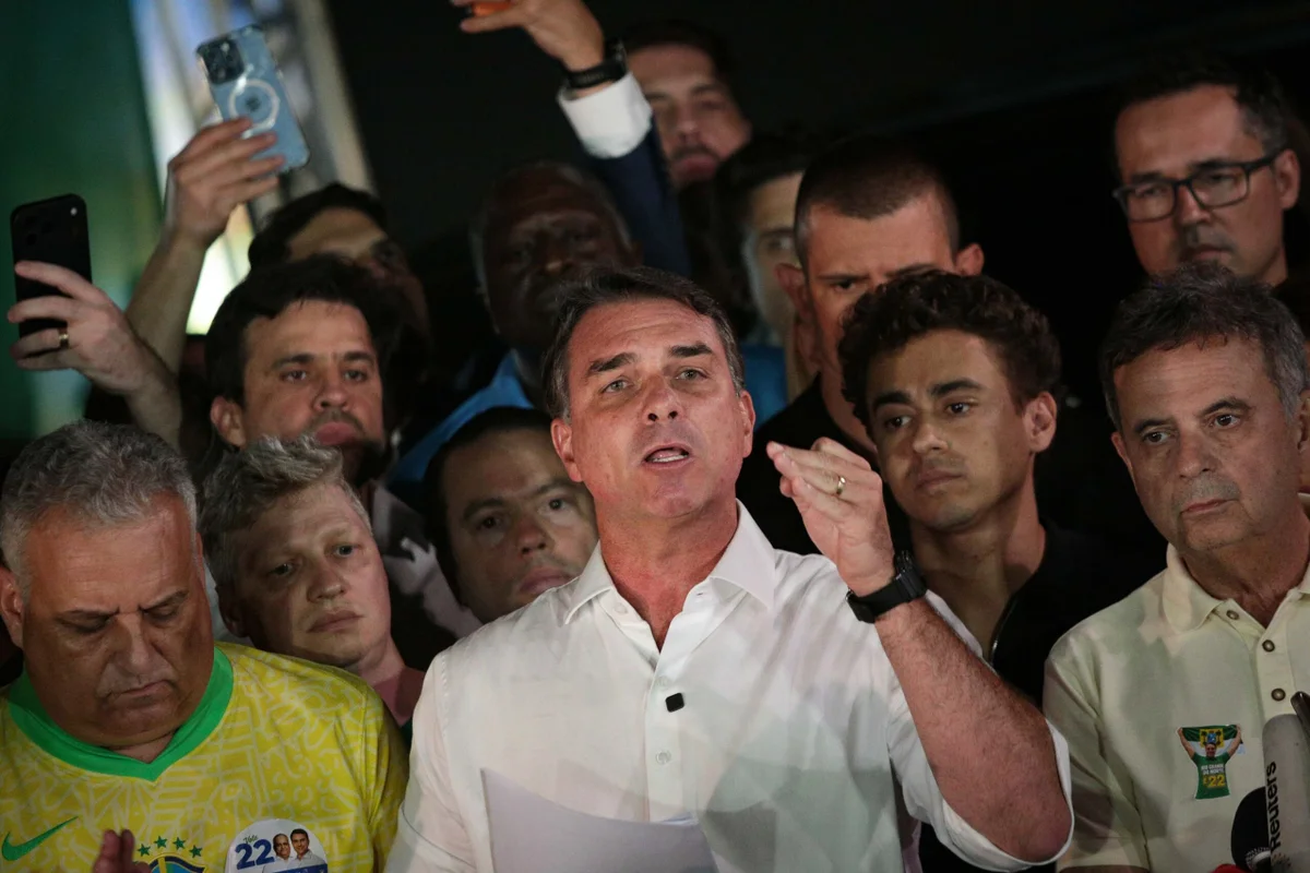 Flávio Bolsonaro faz pronunciamento após derrota nas urnas eleicoes 2026 metropoles 3