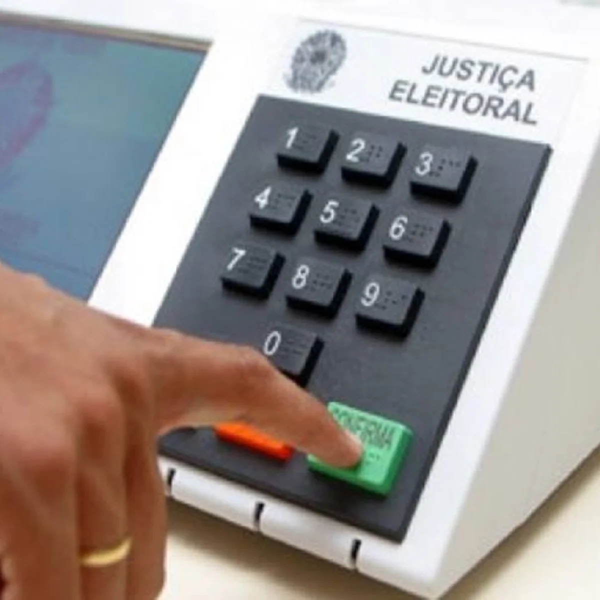 Primeira hora do 2º turno tem mais de 1 milhão de ausências justificadas