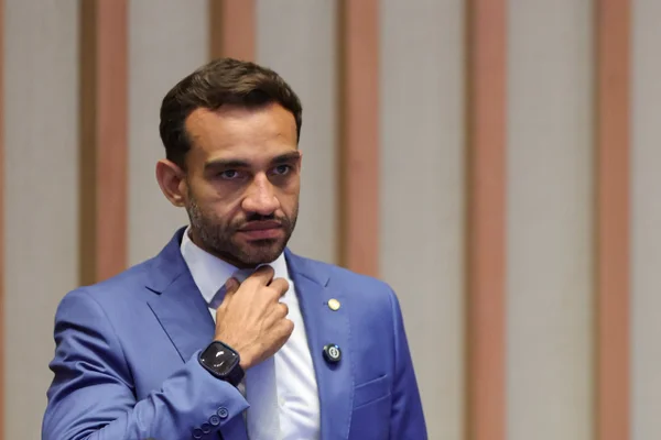 Deputados federais do DF têm patrimônio de R$ 204 mil a R$ 10 milhões