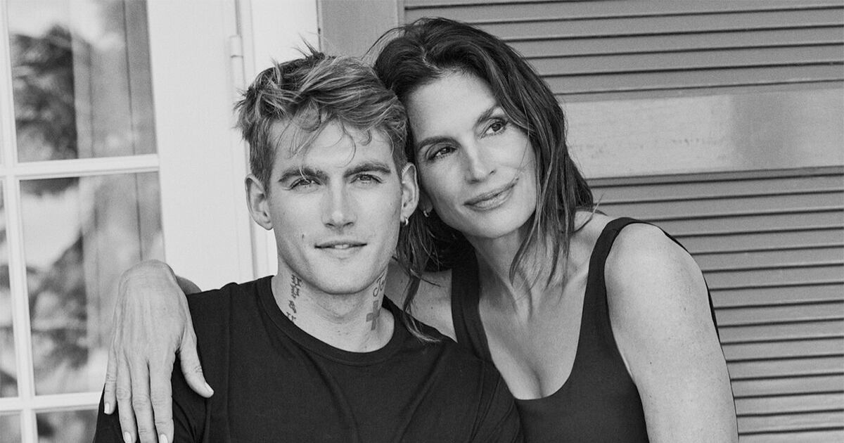 Funcionários de clínica de reabilitação se demitem após morte do filho de Cindy Crawford