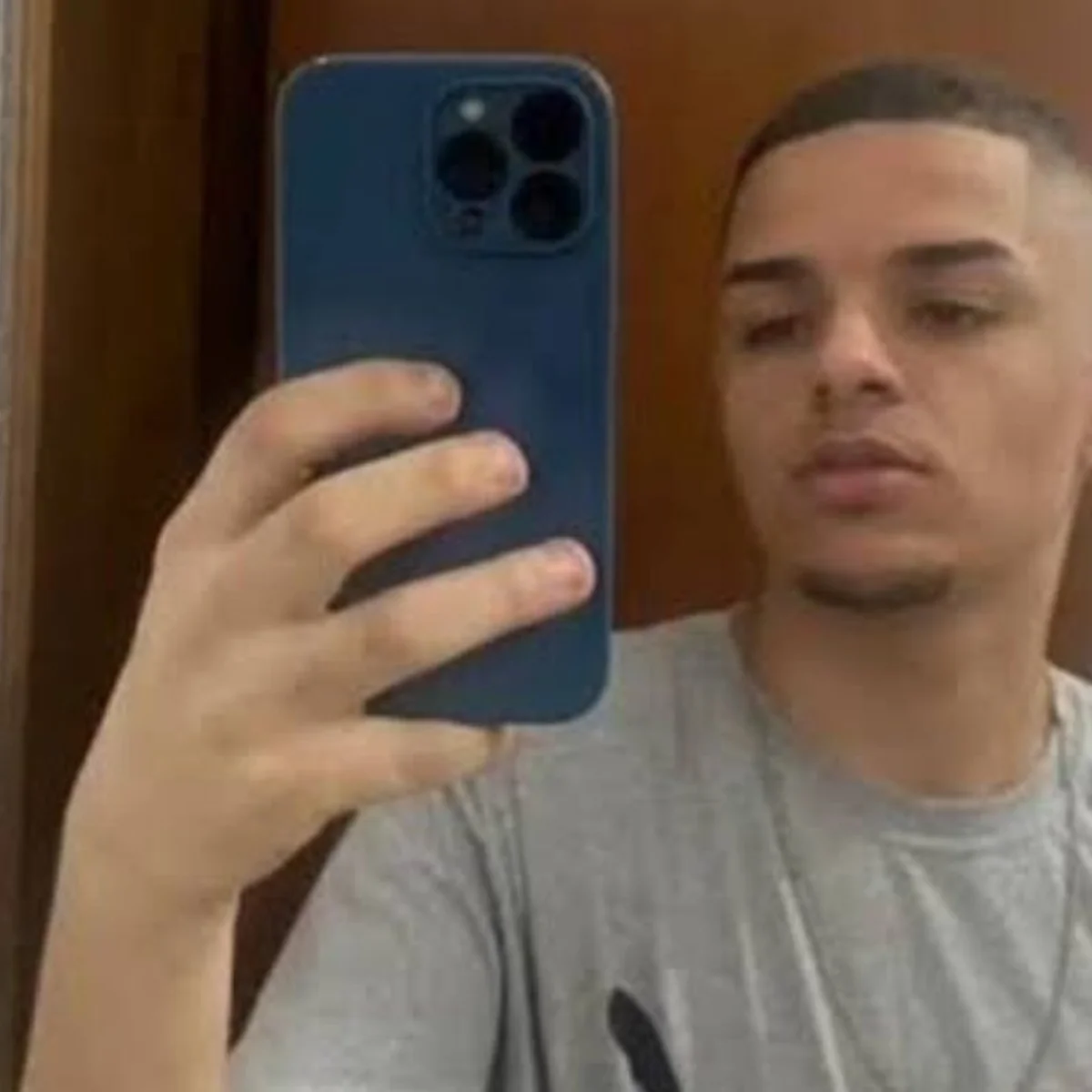 Jovem morto com 27 tiros da PM é velado em cemitério da zona sul de SP