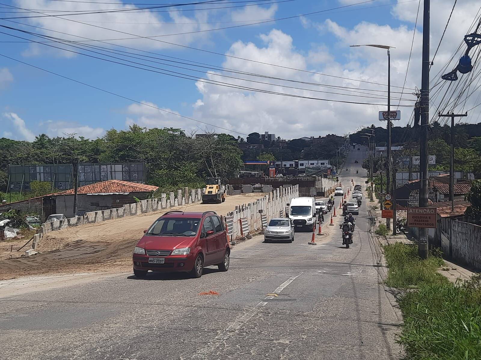 Trânsito vai ser bloqueado na ladeira Mangabeira-Valentina para içamento de vigas, neste sábado