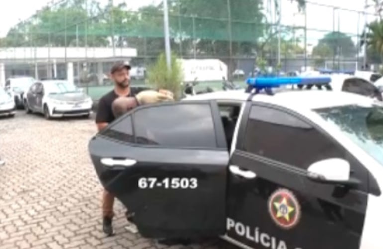 Suspeito de oferecer transporte irregular a passageiros no Galeão é preso por extorsão a chilenos